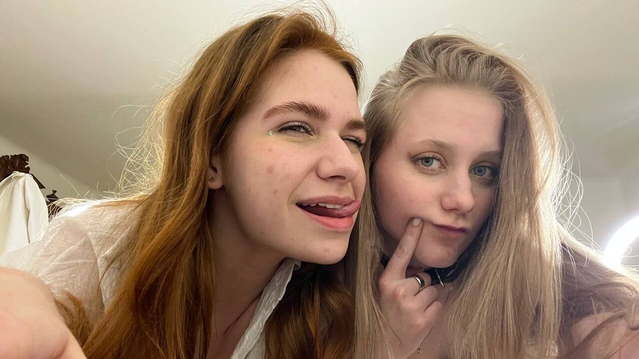 Free Naked LizbethAndQueeni